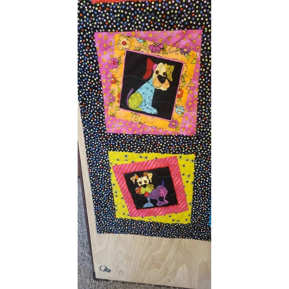 Happy Dog‎ Quilted Pattern Blanket Please Refer To Photos For Measurements.